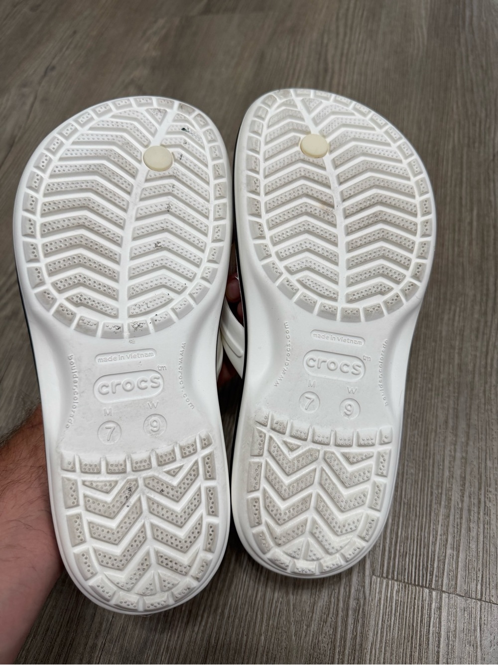 Crocs crocband thong flip flops Women’s 9/ Men’s 7 excellent condition - Picture 6 of 7